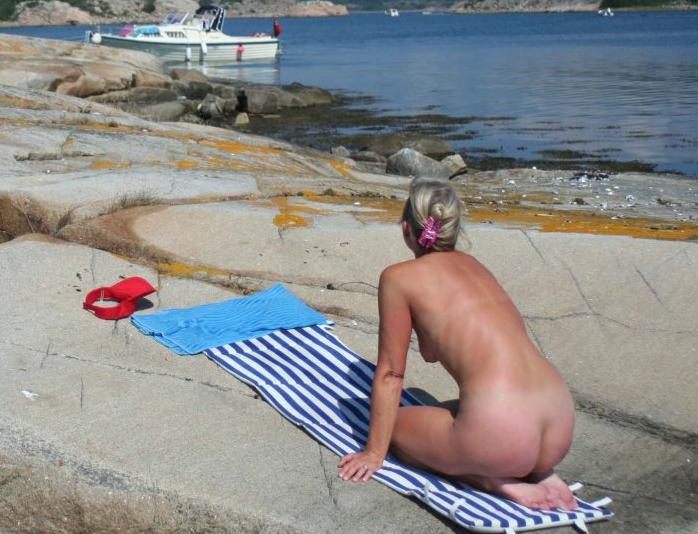 【海外エロ画像】まさにこの世の楽園…全裸美女だらけのヌーディストビーチ！