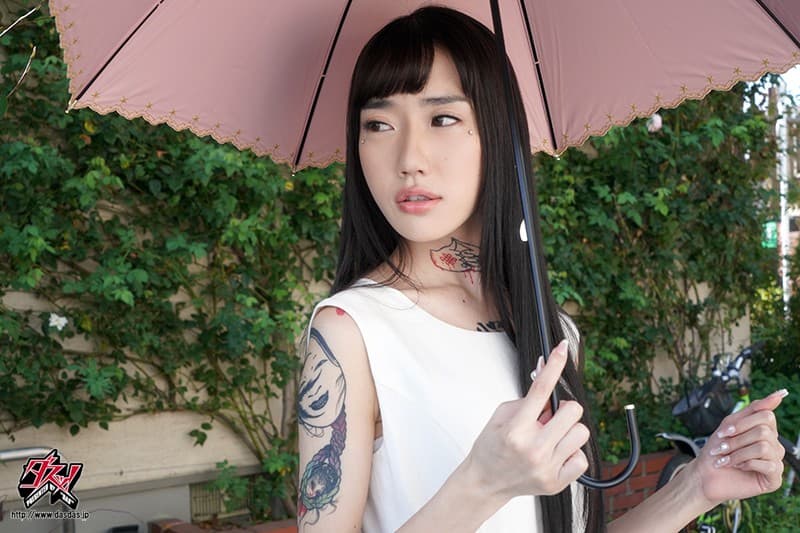 【水森翠エロ画像】タトゥーの数が凄いスレンダー痴女・水森翠！