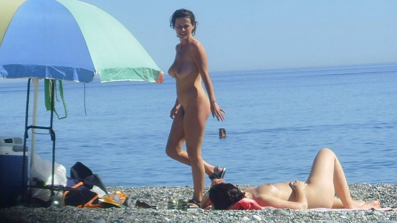 【海外エロ画像】そこにいるだけでも目の保養なヌーディストビーチの美女諸々！