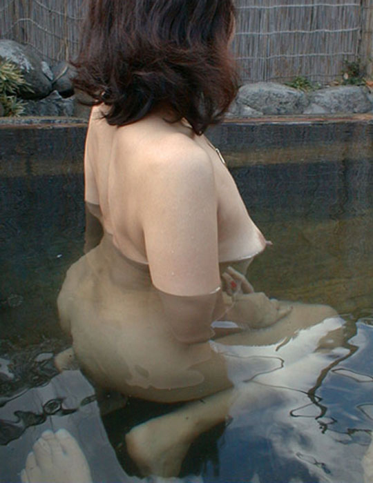 【入浴エロ画像】風呂の水温以上に熱い事したくなる入浴中のお姉さんたち！