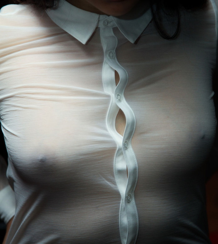 【胸ポチエロ画像】様々なシチュエーションで浮かびあがる女の子の乳首ｗ 02