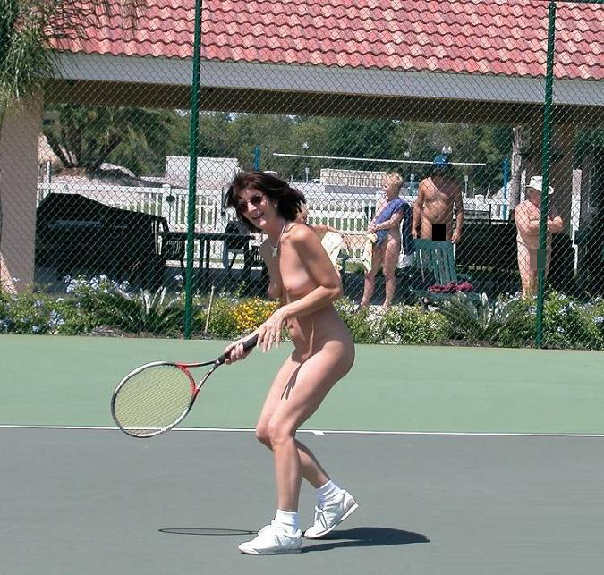 【全裸スポーツエロ画像】全裸でスポーツする女子！卑猥すぎて草生えるｗｗｗｗ 05