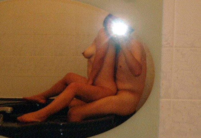【カップル鏡撮りエロ画像】鏡を理由して自分たちのセックスを記録するバカップルわろたｗｗ 02