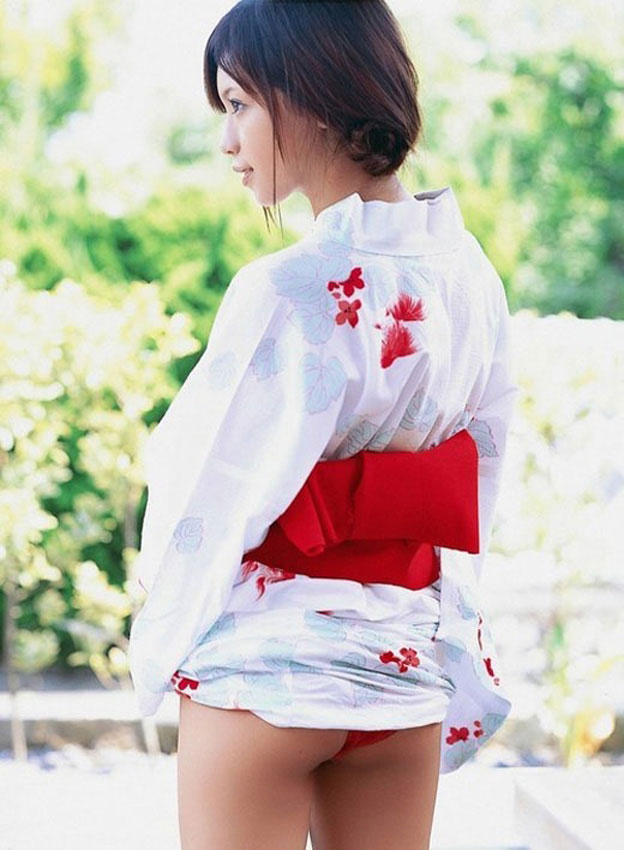 【和服エロ画像】日本古来の着衣にみるエロス！乱れた着物が最高！ｗｗｗ 12