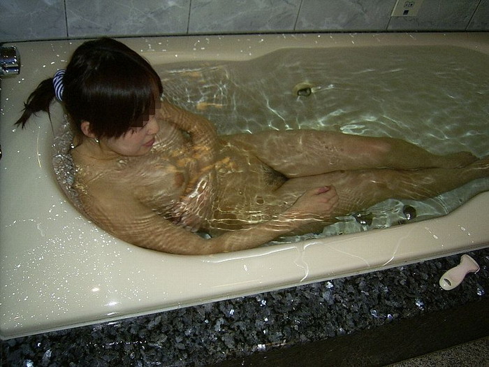 【入浴エロ画像】女の子がお風呂に入っている時…当然だけど全裸なんだよなｗｗ 17